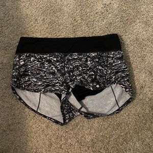 Black and White patterned Lululemon Speed Up Shorts